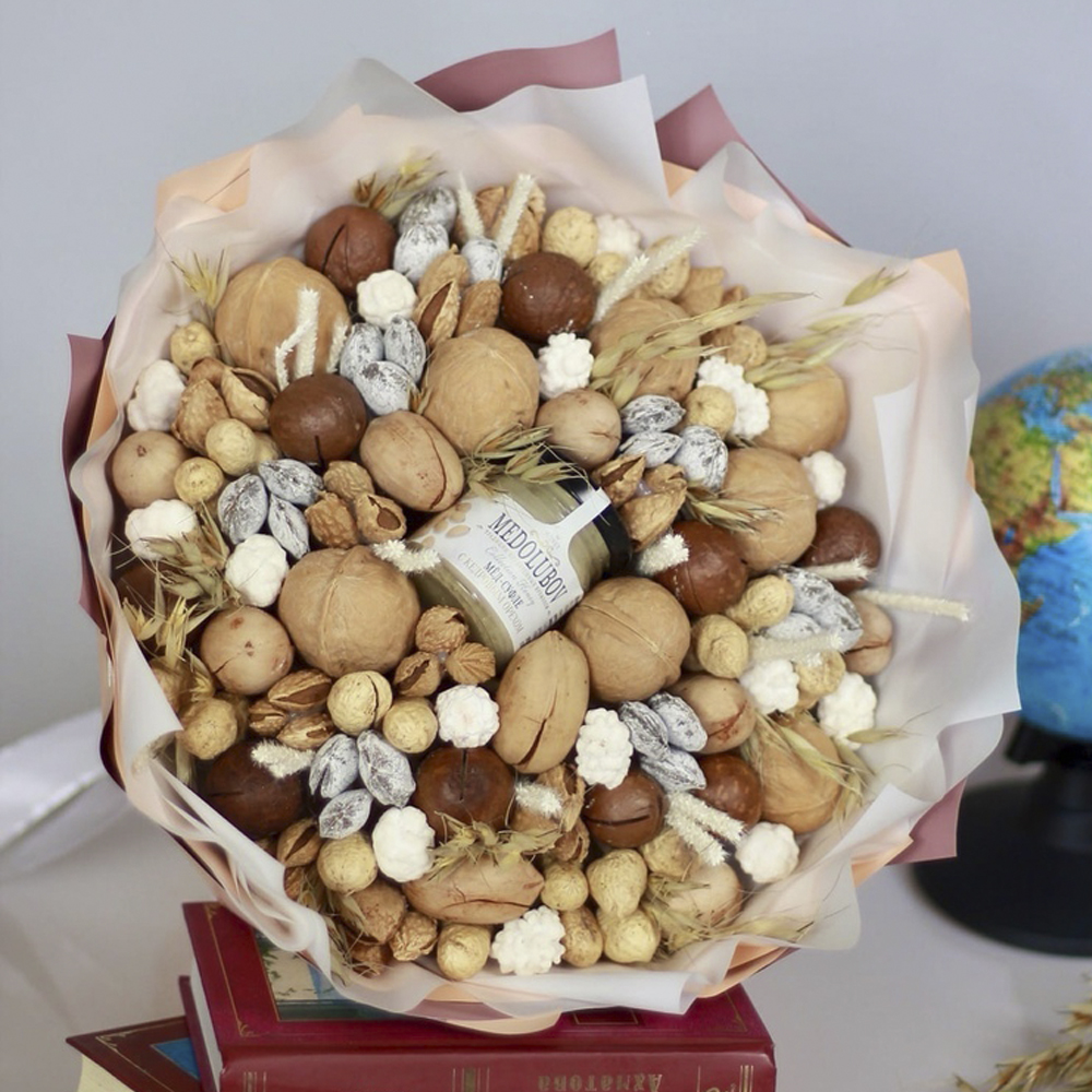 Букет из орехов "Первоклашка"